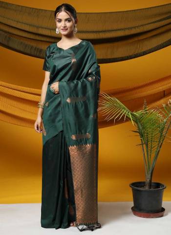 For A Beautiful Look,Grab These Saree in Fine Colored pair With Blouse.These Saree And Blouse Are Fabricated On Soft Silk.Its Beautified With Wevon Copper Jari Pallu Butti Designer Work.