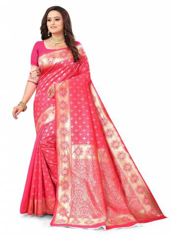 For A Festive Wear,Grab These Saree in Fine Colored Pair With Blouse.These Saree And Blouse Are Fabricated On Banarasi Silk.Its Beautified With Wevon Heavy Designer Work.