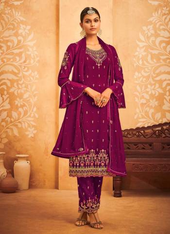 For A Designer Look,Grab These Plazzo Suit in Fine Colored.These Top Is Fabricated On Faux Georgette Pair With Santoon Bottom And Georgette Dupatta.Its Beautified With Heavy Designer Work.