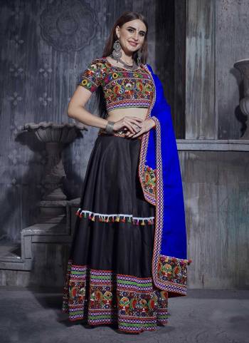 Grab These Designer Lehenga Choli in Fine Colored Pair With Designer Blouse And Dupatta.These Blouse And Lehenga Are Fabricated On Art Silk Pair With Art Silk Dupatta.Its Beautified With Designer Special Gamthi Embroidery Work.