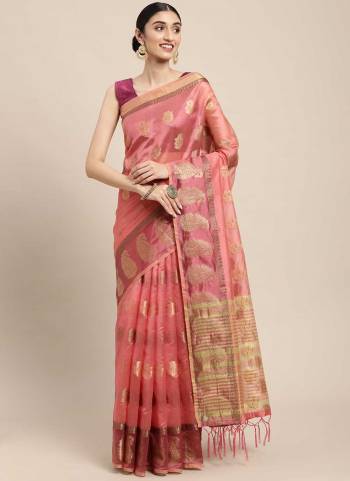 For A Beautiful Look,Grab These Saree in Fine Colored Pair With Blouse.These Saree And Blouse Are Fabricated On Organza.Its Beautified With Heavy Wevon Handloom Designer Work.