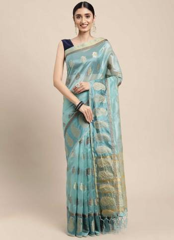 For A Beautiful Look,Grab These Saree in Fine Colored Pair With Blouse.These Saree And Blouse Are Fabricated On Organza.Its Beautified With Heavy Wevon Handloom Designer Work.