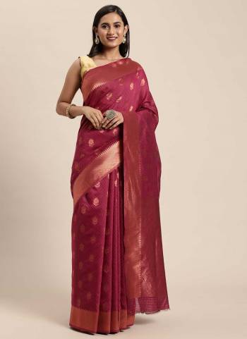 For A Casual Wear,Grab These Saree in Fine Colored Pair Wth Blouse.These Saree And Blouse Are Fabricated On Silk.Its Beautified With Heavy Wevon Copper Jari Designer Work.