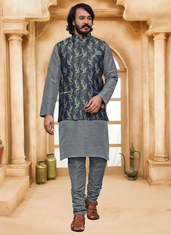 For A Festive Wear,Grab These Readymade Pair in Fine Colored.These Kurta And Bottom Are Fabricated on Art Silk Pair With Silk Jacquard Jacket.Its Beautified With Gold Weaving Designer Work.