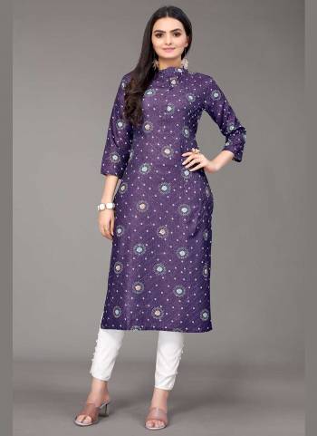 For A Casual Wear,Grab These Readymade Kurti in Fine Colored.These Kurti is Fabricated On Muslin.Its Beautified With Digital Printed,Sequance Embroidery Work.