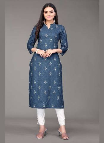 For A Casual Wear,Grab These Readymade Kurti in Fine Colored.These Kurti is Fabricated On Muslin.Its Beautified With Digital Printed,Sequance Embroidery Work.