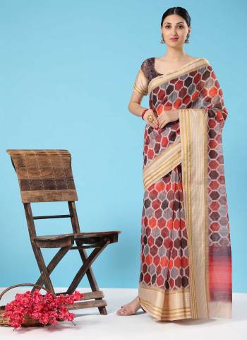 For A Festive Wear,Grab These Saree in All Over Fine Colored Pair With Blouse.These Saree And Blouse Are Fabricated Cotton.Its Beautified With Wevon Border,Designer Printed Work.