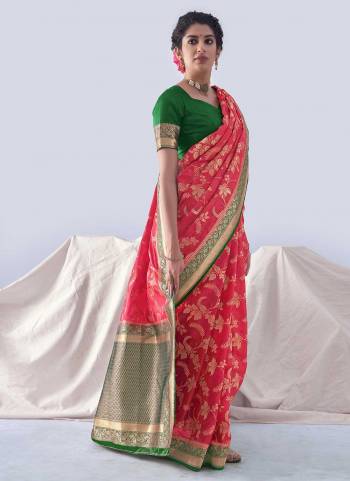 Grab These Saree in Fine Colored Pair With Blouse.These Saree And Blouse Are Fabricated On Silk Organza.Its Beautified With Heavy Weaving  Designer Work. 