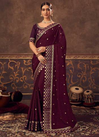 For A Beautiful Look,Grab These Saree in Fine Colored Pair With Blouse.Thes Saree is Fabricated On Chinon Pair With Phantom Silk Blouse.Its Beautified With Jari Embroidery,Heavy Stone Work.