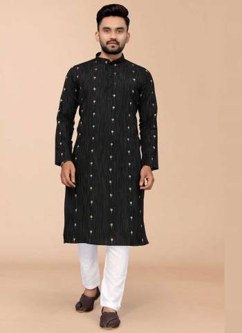 For A Festive Wear,Grab These Kurta in Fine Colored.These Kurta is Fabricated On Viscose Rayon With Wevon Designer Work.Its Available in All Regular Size.