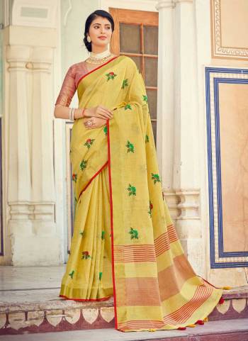 For A Beautiful Look,Grab These Saree in Fine Colored Pair With Blouse.These Saree And Blouse Are Fabricated On Linen.Its Beautified With Heavy Wevon Designer,Embroidery Work.