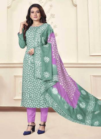 Grab These Suit in Fine Colored Pair With Bottom And Dupatta.These Top And Dupatta Are Fabricated On Godwal Pair With Cotton Bottom.Its Beautified With Designer Batik Printed,Cross Hand Work.