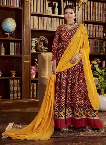 Grab These Gown in Fine Colored Pair With Dupatta.These Gown is Fabricated On Cotton Pair With Rayon Dupatta.Its Beautified With Designer Printed Work.