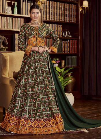 Grab These Gown in Fine Colored Pair With Dupatta.These Gown is Fabricated On Cotton Pair With Rayon Dupatta.Its Beautified With Designer Printed Work.