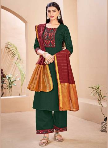 Grab These Readymade Suit in Fine Colored Pair With Bottom And Dupatta.These Top And Bottom Are Fabricated On Rayon Pair With Art Silk Dupatta.Its Beautified With Designer Printed Work.Its Available in All Regular Size.