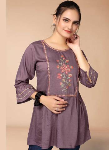 For A Casual Wear,Grab These Readymade Short Top in Fine Colored.These Top is Fabricated On Viscose Blend.Its Beautified With Thread Embroidery Work.Buy Now.