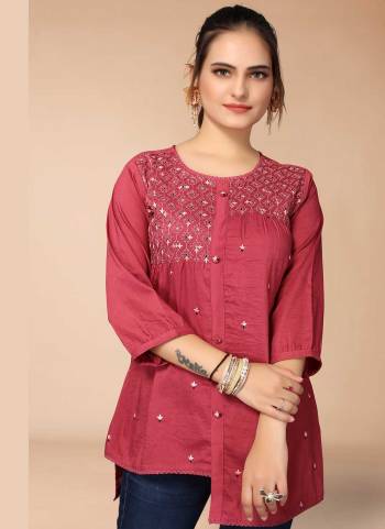 For A Casual Wear,Grab These Readymade Short Top in Fine Colored.These Top is Fabricated On Viscose Blend.Its Beautified With Thread Embroidery Work.Buy Now.