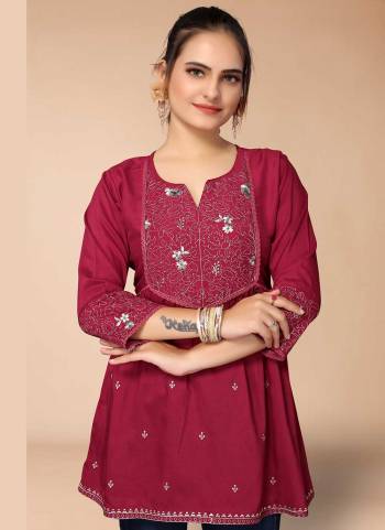 For A Casual Wear,Grab These Readymade Short Top in Fine Colored.These Top is Fabricated On Viscose Blend.Its Beautified With Thread Embroidery Work.Buy Now.