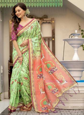 Grab These Festive Wear Saree in Fine Colored.These Saree And Blouse Are Fabricated On Mul Linen.Its Beautified With Wevon Jari Border,Pichwai Printed Designer Work.