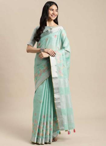 For A Casual Wear,Grab These Saree in Fine Colored Pair With Blouse.These Saree And Blouse Are Fabricated On Linen.its Beautified With Wevon Pallu Border,Resham Embroidery Work.