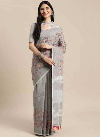 For A Casual Wear,Grab These Saree in Fine Colored Pair With Blouse.These Saree And Blouse Are Fabricated On Linen.its Beautified With Wevon Pallu Border,Resham Embroidery Work.