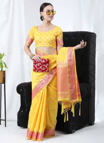 Grab These Festive Wear Saree in Fine Colored Pair With Blouse.These Saree And Blouse Are Fabricated On Banarasi Silk.Its Beautified With Wevon Gota Patti Designer Work.