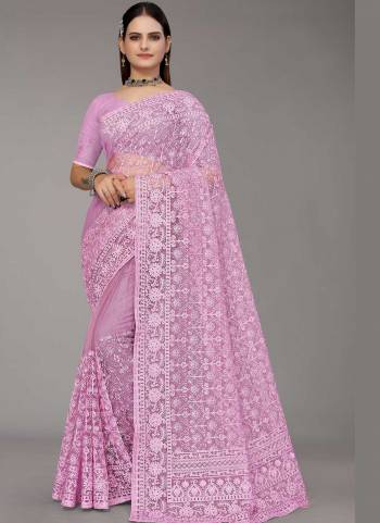 Grab These Fine Colored Saree Pair With Blouse.These Saree And Blouse Are Fabricated On Net.Its Beautified With Designer Murty Embroidery Work.