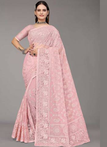 Grab These Fine Colored Saree Pair With Blouse.These Saree And Blouse Are Fabricated On Net.Its Beautified With Designer Murty Embroidery Work.