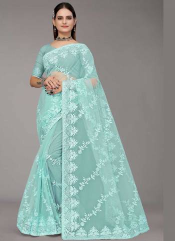 Grab These Fine Colored Saree Pair With Blouse.These Saree And Blouse Are Fabricated On Net.Its Beautified With Designer Murty Embroidery Work.