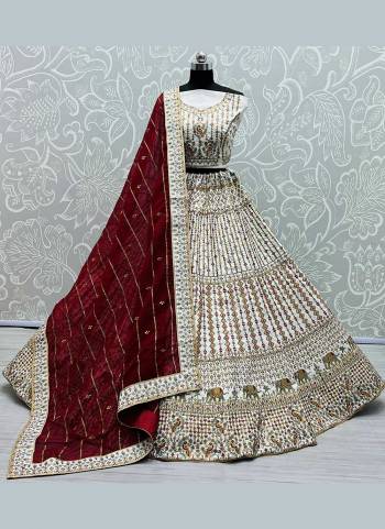 For A Designer Look,Grab These Heavy Designer Lehenga in Fine Colored Pair With Blouse And Dupatta.These Blouse And Lehenga Are Fabricated On Silk Pair With Organza Dupatta.Its Beautified With Heav Designer Work.