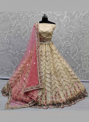 Grab These Designer Lehenga Choli in Fine Colored Pair With Blouse And Dupatta.These Lehenga And Blouse Are Fabricated On Net Pair With Soft Net Dupatta.Its Beautified With Heavy Multy Thread,Jari Embroidery,Diamond Work.