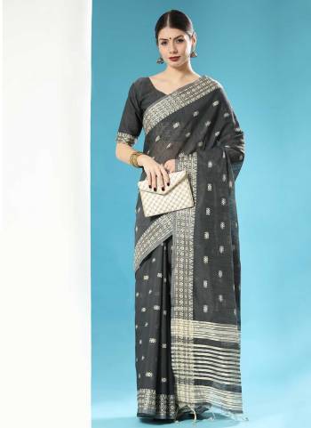 Grab These Saree in Fine Colored Pair With Blouse.These Saree And Blouse Are Fabricated On Chanderi Silk.its Beautified With Chikankari Weaving Designer Work.