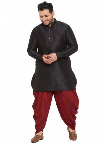 For A Festive Wear,Grab These Readymade Pair in Fine Colored.These Kurta And Paijama Are Fabricaed On Banglori Silk.Its Beautified With Solid Work.