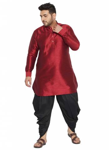 For A Festive Wear,Grab These Readymade Pair in Fine Colored.These Kurta And Paijama Are Fabricaed On Banglori Silk.Its Beautified With Solid Work.