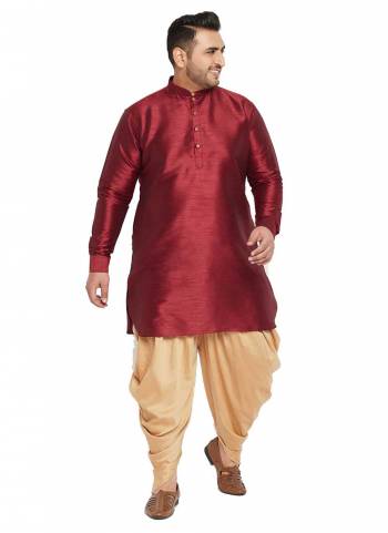 For A Festive Wear,Grab These Readymade Pair in Fine Colored.These Kurta And Paijama Are Fabricaed On Banglori Silk.Its Beautified With Solid Work.