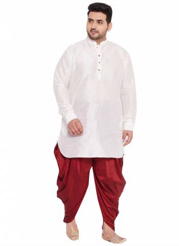 For A Festive Wear,Grab These Readymade Pair in Fine Colored.These Kurta And Paijama Are Fabricaed On Banglori Silk.Its Beautified With Solid Work.