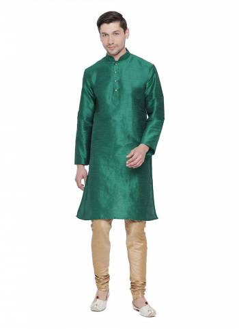 For A Festive Wear,Grab These Readymade Pair in Fine Colored.These Kurta And Paijama Are Fabricaed On Banglori Silk.Its Beautified With Solid Work.