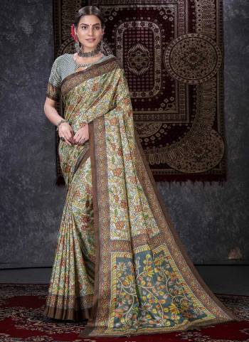 Grab These Saree in Fine Colored Pair With Blouse.These Saree And Blouse Are Fabricated On Tussar Soft Silk.Its Beautified With Fancy Designer Printed Work.