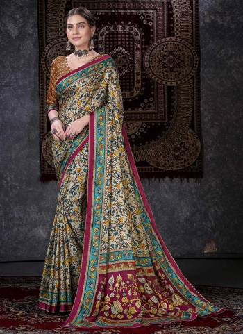 Grab These Saree in Fine Colored Pair With Blouse.These Saree And Blouse Are Fabricated On Tussar Soft Silk.Its Beautified With Fancy Designer Printed Work.