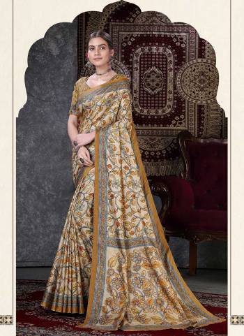 Grab These Saree in Fine Colored Pair With Blouse.These Saree And Blouse Are Fabricated On Tussar Soft Silk.Its Beautified With Fancy Designer Printed Work.