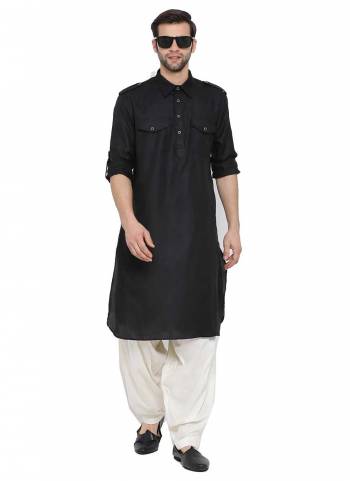 Grab These Traditional Wear Kurta And Paijama.These Kurta And Bottom Are Fabricated On Cotton.Its Beautified With Solid Work.Its Available in All Regular Size.