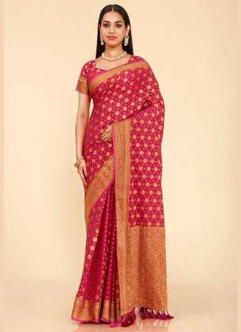 Grab These Saree in Fine Colored Pair With Blouse.These Saree And Blouse Are Fabricated On Georgette Silk.Its Beautified With Heavy Wevon Jari Designer Work .