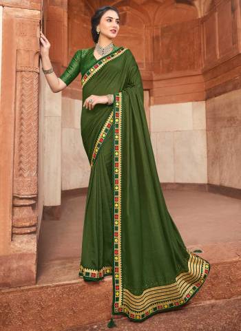 Grab These Saree in Fine Colored Pair With Blouse.These Saree Are Vichitra Silk and Blouse Are Brocade Fabricated.Its Beautified With Heavy Embroidery  Designer Work .