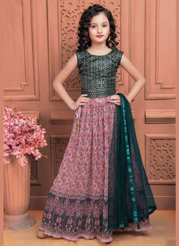 Attrective Looking Kidswear Readymade Lehenga Choli.Choli On Banglori Silk And Lehenga Are Georgette With Dupatta On Soft Net Fabric With Digital Printed,Soft Crush With Embroidery Work.