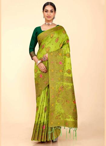 Grab These Saree in Fine Colored Pair With Blouse.These Saree and Blouse Are Fabricated On Raw Silk.Its Beautified With Heavy Wevon Designer Work .