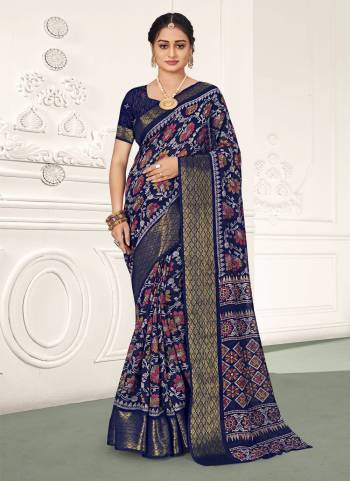 Grab These Saree in Fine Colored Pair With Blouse.These Saree and Blouse Are Fabricated On Cotton.Its Beautified With Heavy Designer Printed Work .