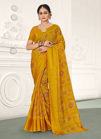 Grab These Saree in Fine Colored Pair With Blouse.These Saree and Blouse Are Fabricated On Cotton.Its Beautified With Heavy Designer Printed Work .