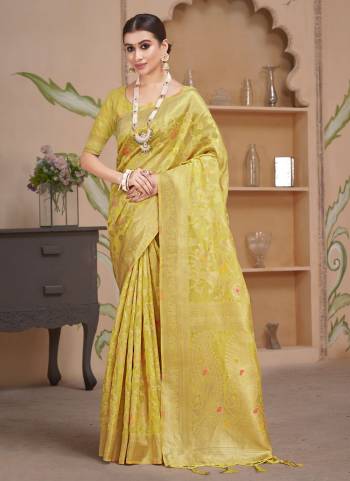 Grab These Saree in Fine Colored Pair With Blouse.These Saree and Blouse Are Fabricated On Organza.Its Beautified With Heavy Designer Woven Zari Work .