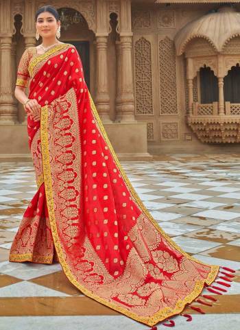 Grab These Beautiful Colored Saree Pair With Blosue.These Saree And Blouse Are Fabricated On Banarasi Silk.Its Beautified With Weaving Designer,Embroidery Border Work.