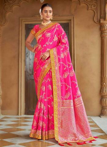 Grab These Beautiful Colored Saree Pair With Blosue.These Saree And Blouse Are Fabricated On Banarasi Silk.Its Beautified With Weaving Designer,Embroidery Border Work.